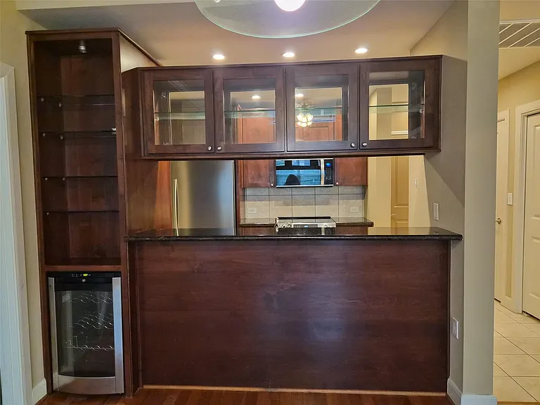 1010 Rosine St #23 — Photo 11