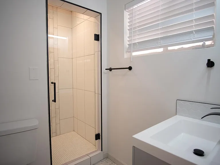 2743 N Park Ave — Photo 13