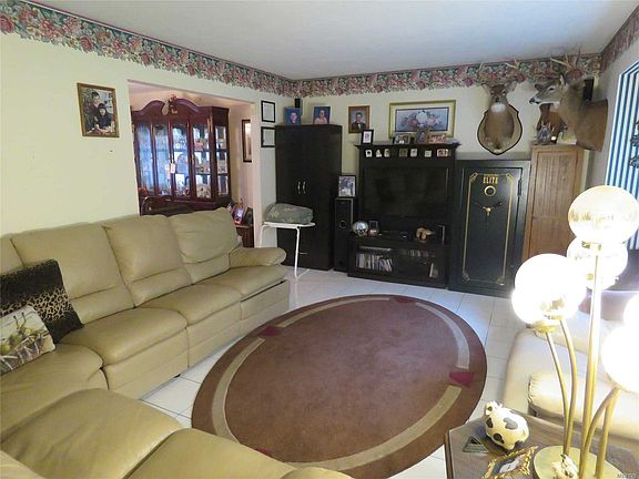 3rd image of 1 Clare Ct
