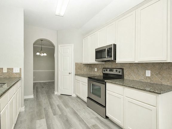 3rd image of 2724 Pinto Dr
