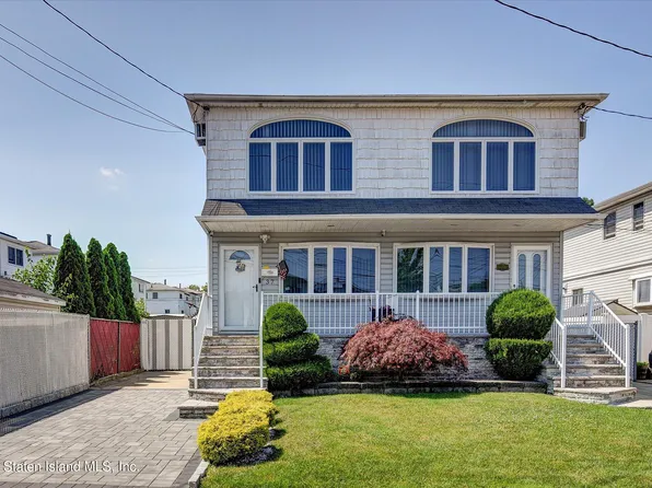 37 Maybury Ct, Staten Island, NY 10306