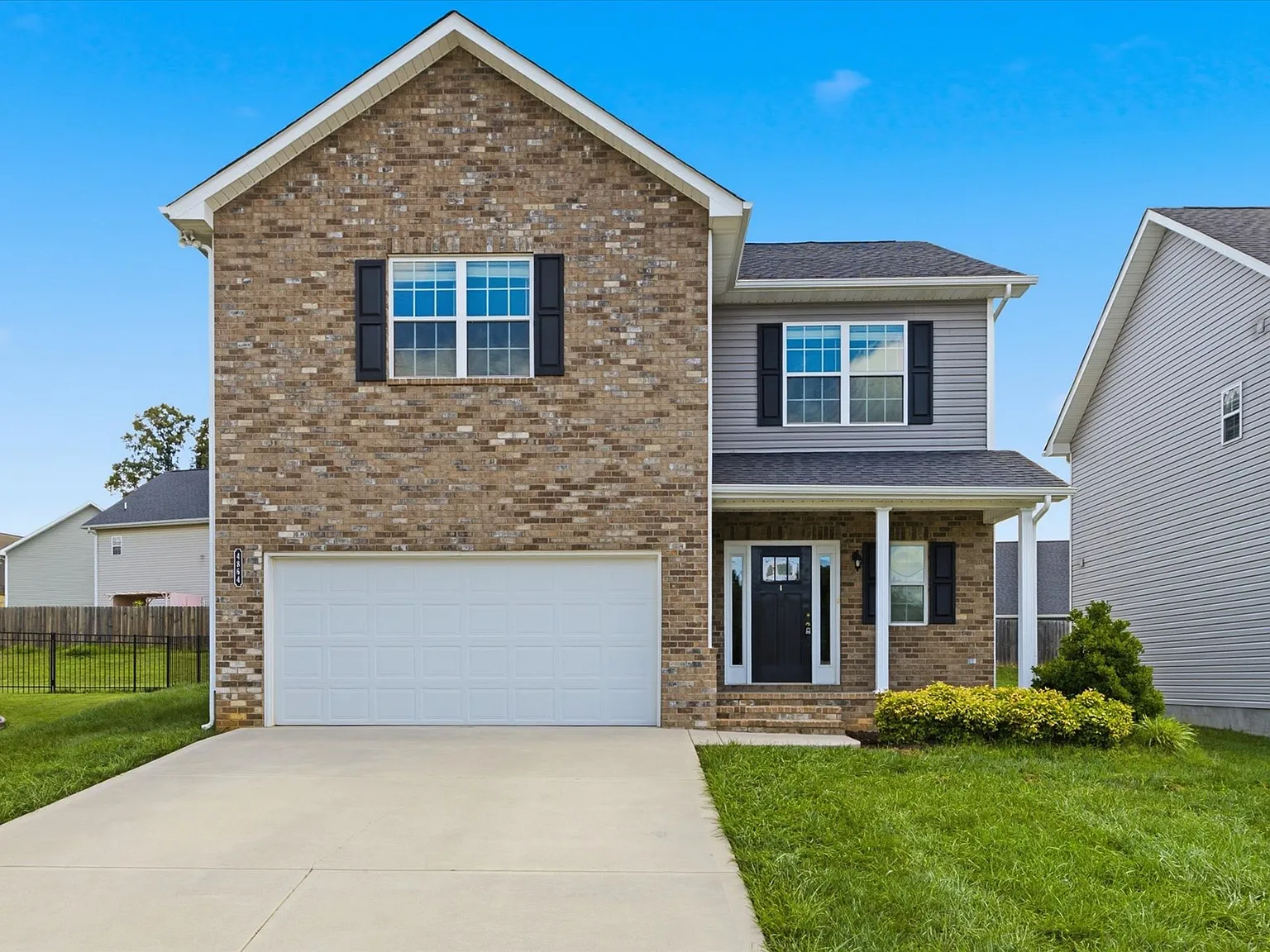 4 bed, 2.5 bath, 2224 sqft, $2,550 — Photo 1