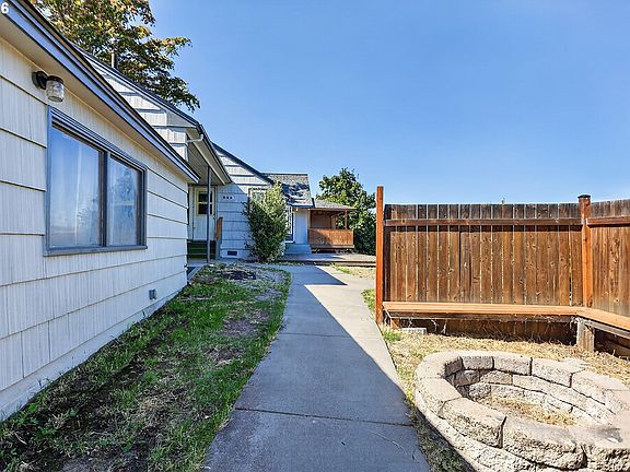 3rd image of 1511 Quinton St