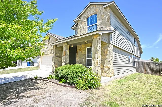 4 bed, 2.5 bath, 2212 sqft, $1,995 — Photo 2