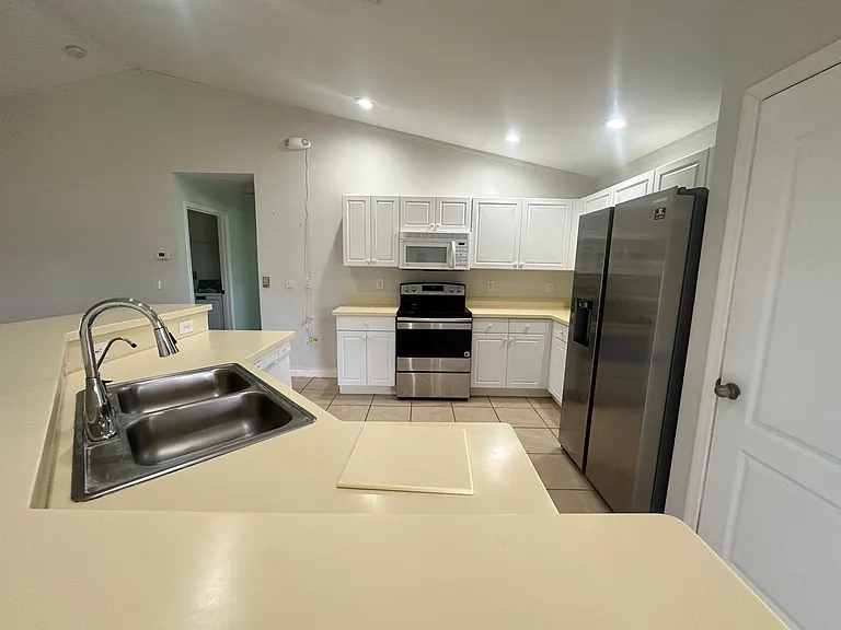 1100 Alaska Ave — Photo 3