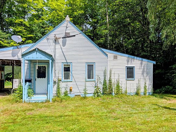 2nd image of 372 River Road