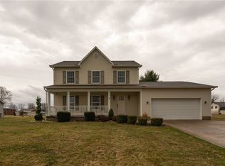 136 Whitfield Dr, Latrobe, PA 15650