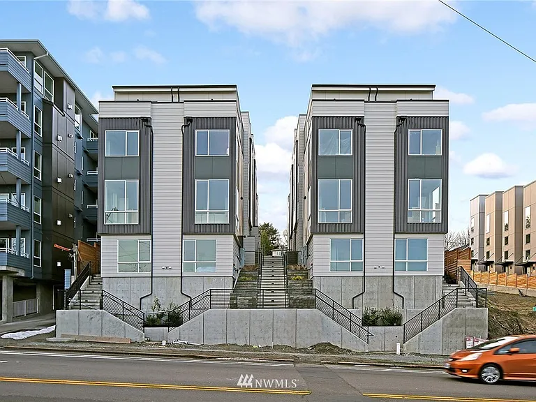 3104 SW Avalon Way — Photo 1