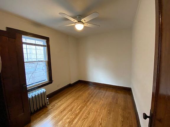 3rd image of 2138 W Cornelia Ave #2