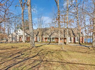 660 Holiday Dr, Crossville, TN 38555