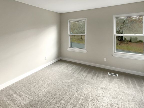 4th image of 10914 Magenta Ln