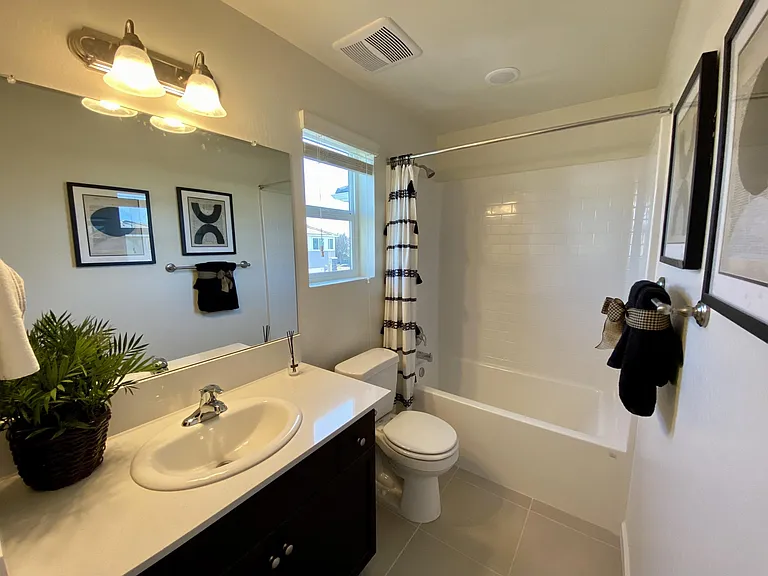 2052 N Rogers Ln — Photo 14