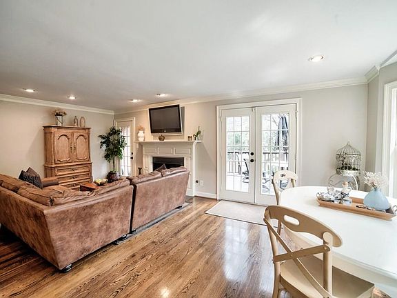 4th image of 1900 Monroe Dr NE #101