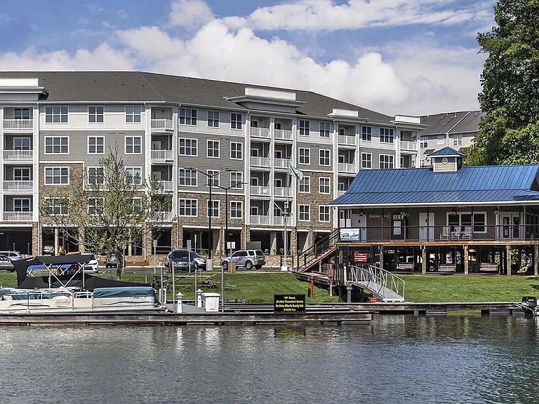 Residence at Tailrace Marina — Photo 3