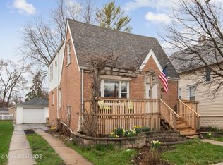 9434 Jackson Ave, Brookfield, IL 60513