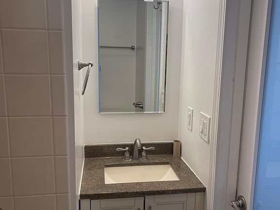 4th image of 508 S Catalina Ave APT B