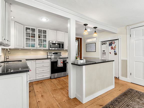 4th image of 1811 Hopkinton Road