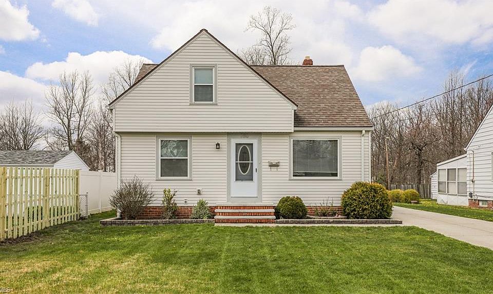 1st image of 780 Bryn Mawr Ave