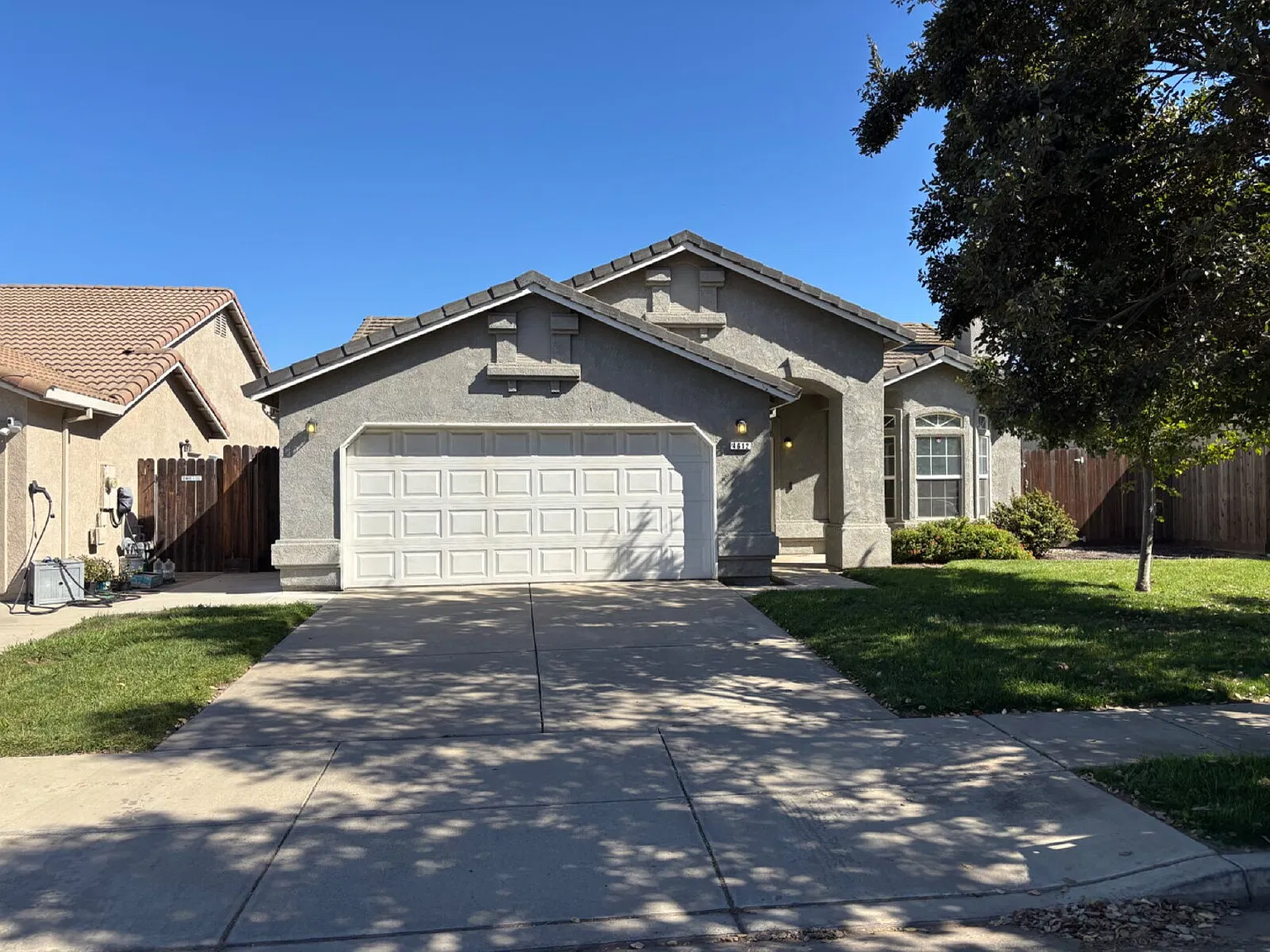3 bed, 2.0 bath, 1333 sqft, $2,600 — Photo 2