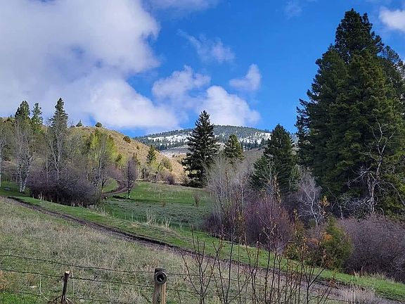 2nd image of 187 Edwards Gulch Rd