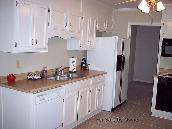 5th image of 1210 Bush Dr SE