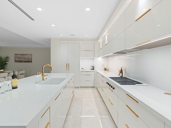 3rd image of 6587 N Palmeraie Blvd #2016