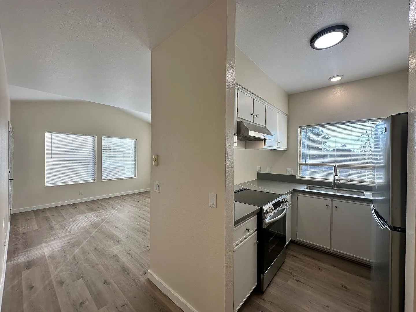 Ash Creek 387 — Photo 1