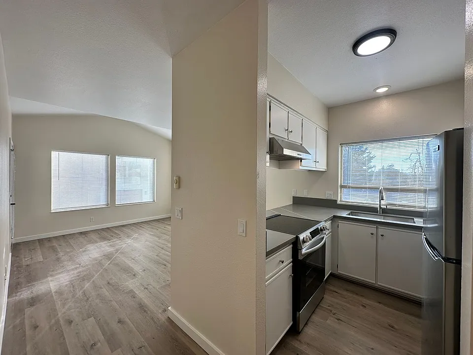 387 S 58th St