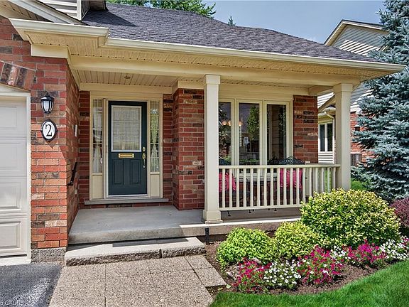 4th image of 581 Dynes Rd #2