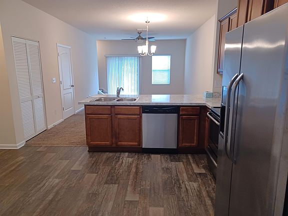 4th image of 846 Servia Dr