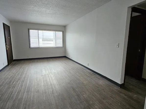 Northview Apartments, 3731 12th Ave SW APT 6, Cedar Rapids, IA 52404