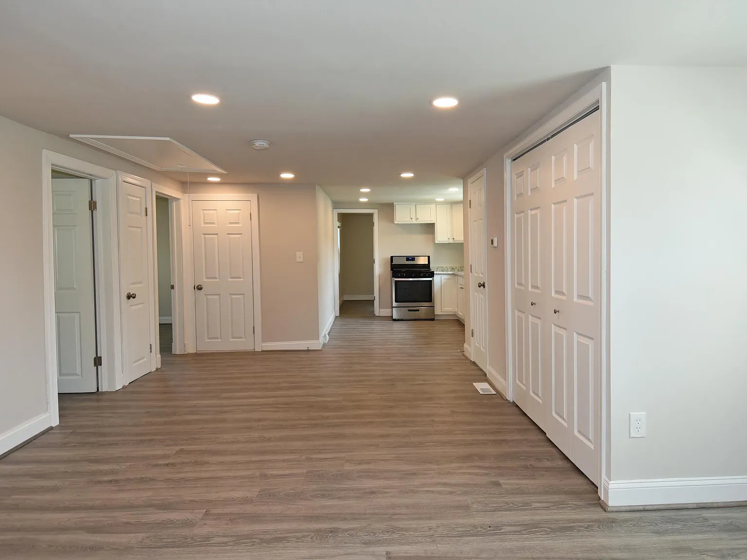2 bed, 1.5 bath, 1000 sqft, $1,895 — Photo 3