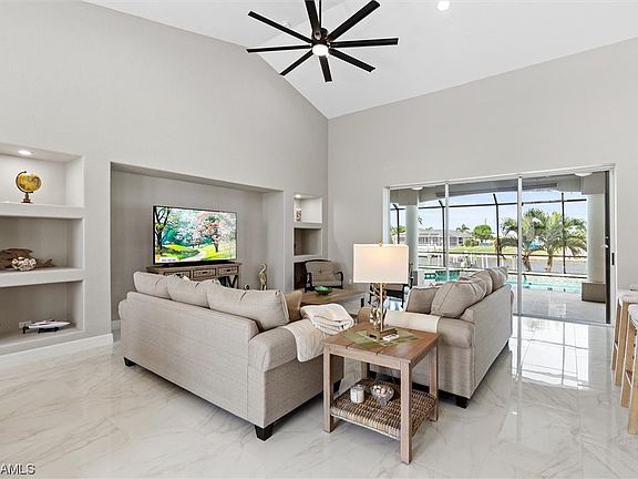 5th image of 2554 SW 27th Pl