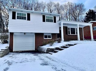 530 Hankey Farms Dr, Oakdale, PA 15071