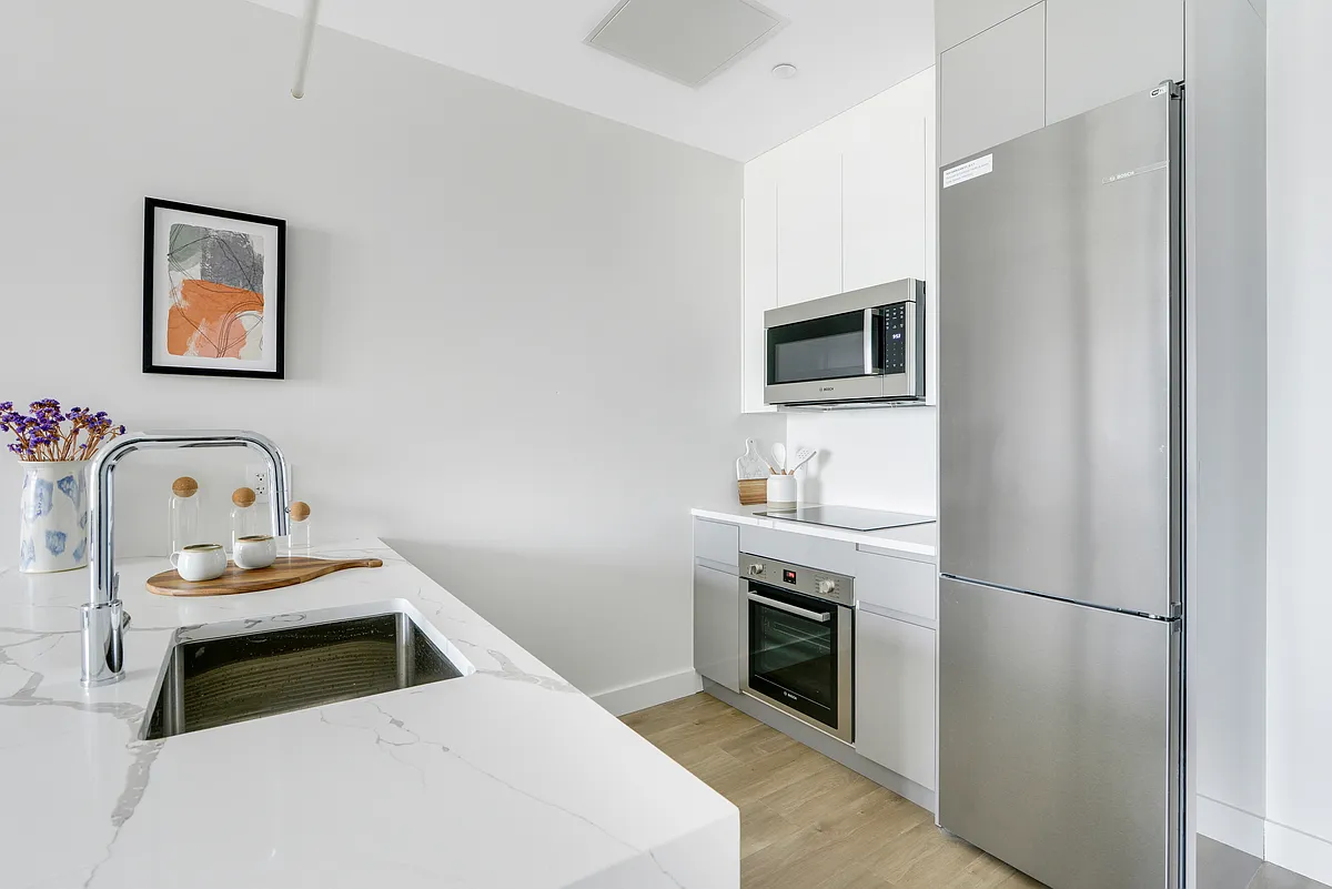 Building Photo - 88-36 139th St #3F