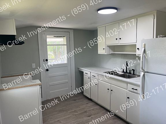 3rd image of 92 Hancock St