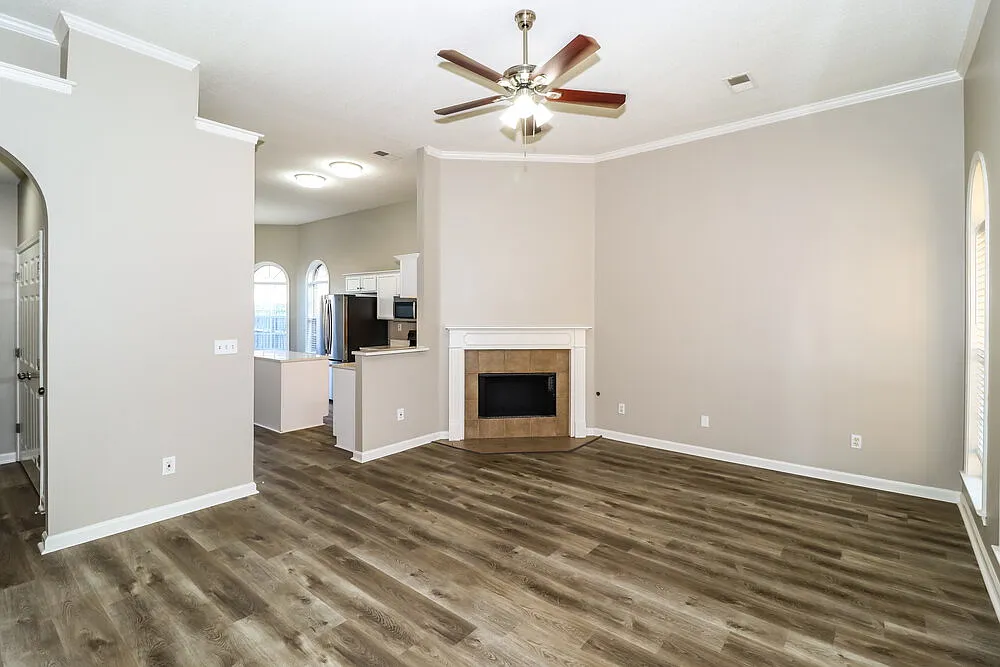 3 bed, 2.0 bath, 1500 sqft, $1,855 — Photo 4