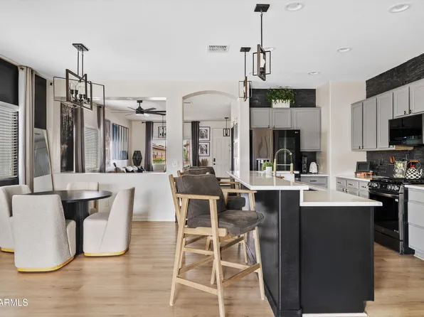 915 W SISSO TREE Avenue, San Tan Valley, AZ 85140