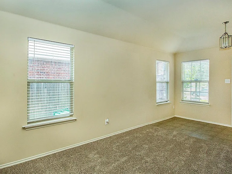 4032 Eagle Dr — Photo 8