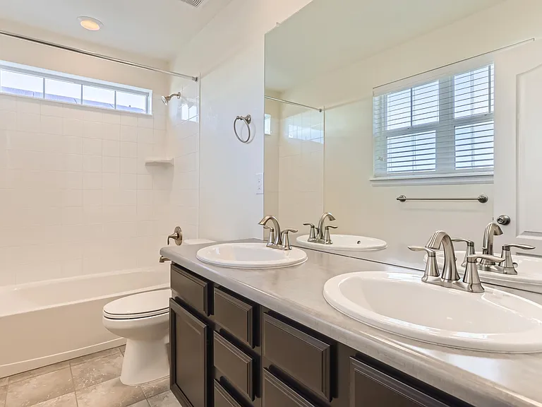 14980 Vienna Cir — Photo 24