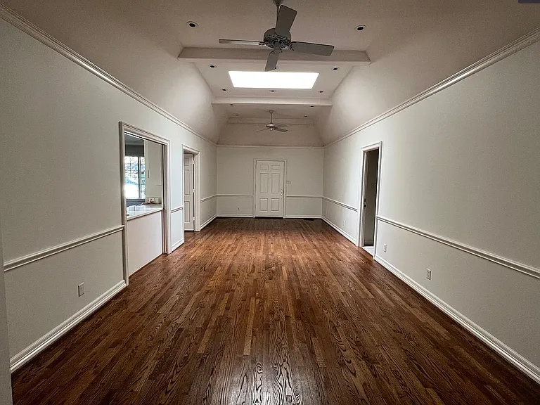 7022 Deloache Ave — Photo 5