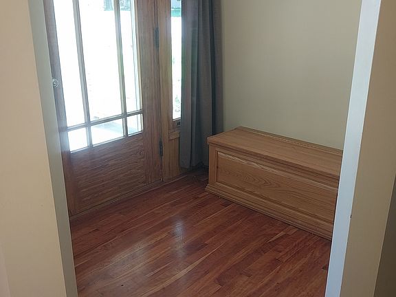 2nd image of 502 Fulton St