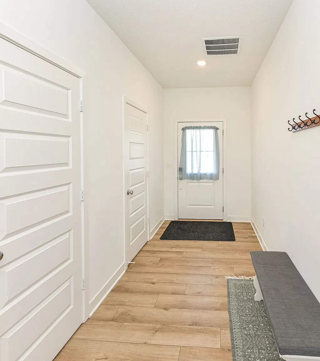 4 bed, 3236 sqft, $2,395 — Photo 3