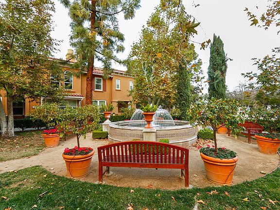 5th image of 433 N Altadena Dr Unit 3