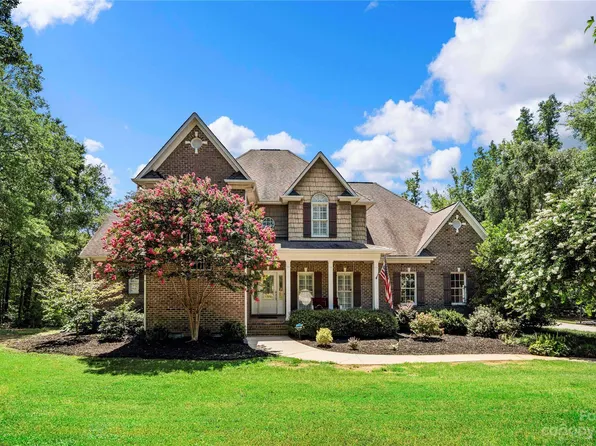 724 Admirals Way, Clover, SC 29710