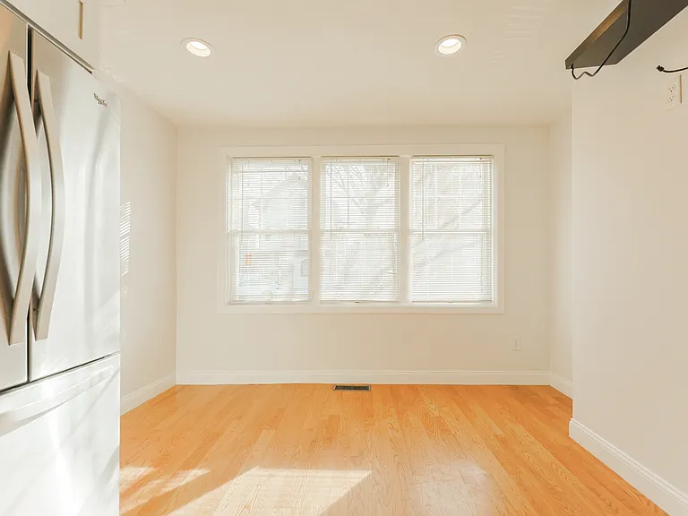 375 Dorchester St #1 — Photo 4