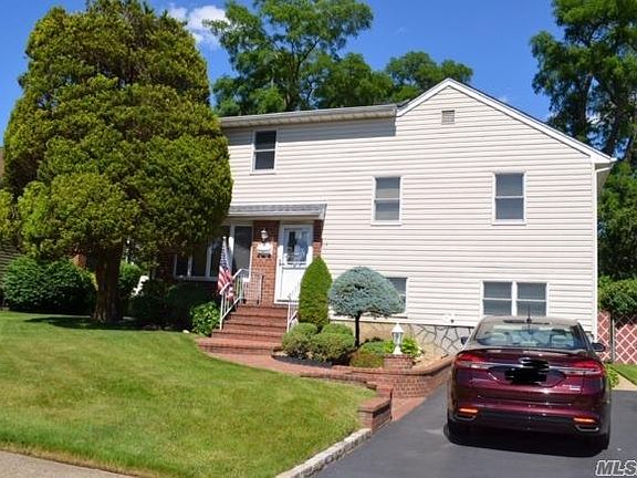 2nd image of 9 Spencer Dr