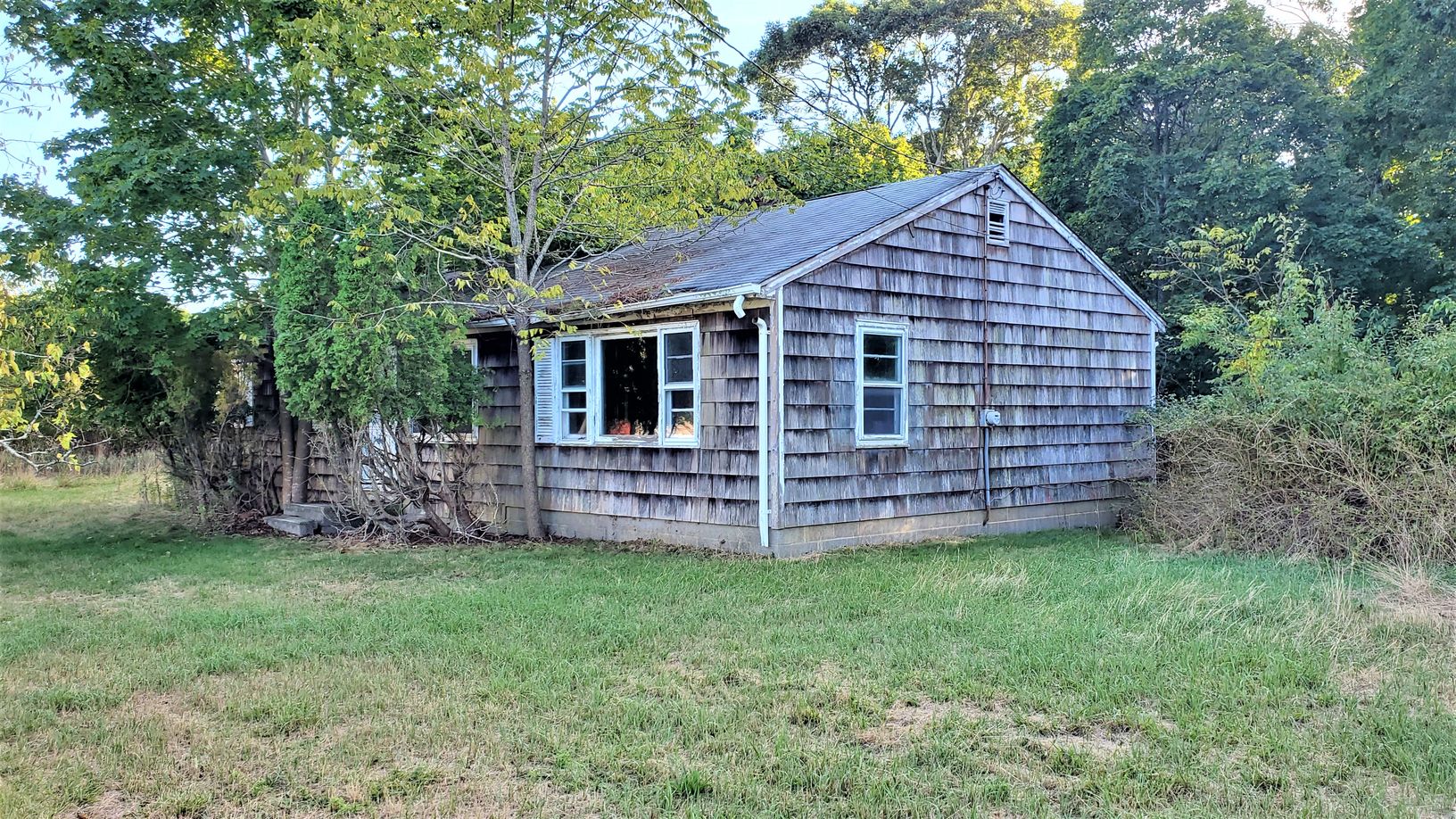  111 Hubbard Avenue Ranch