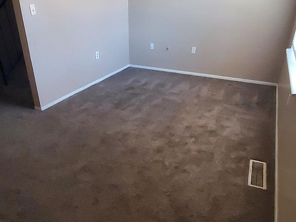 2nd image of 1310 E North St #22