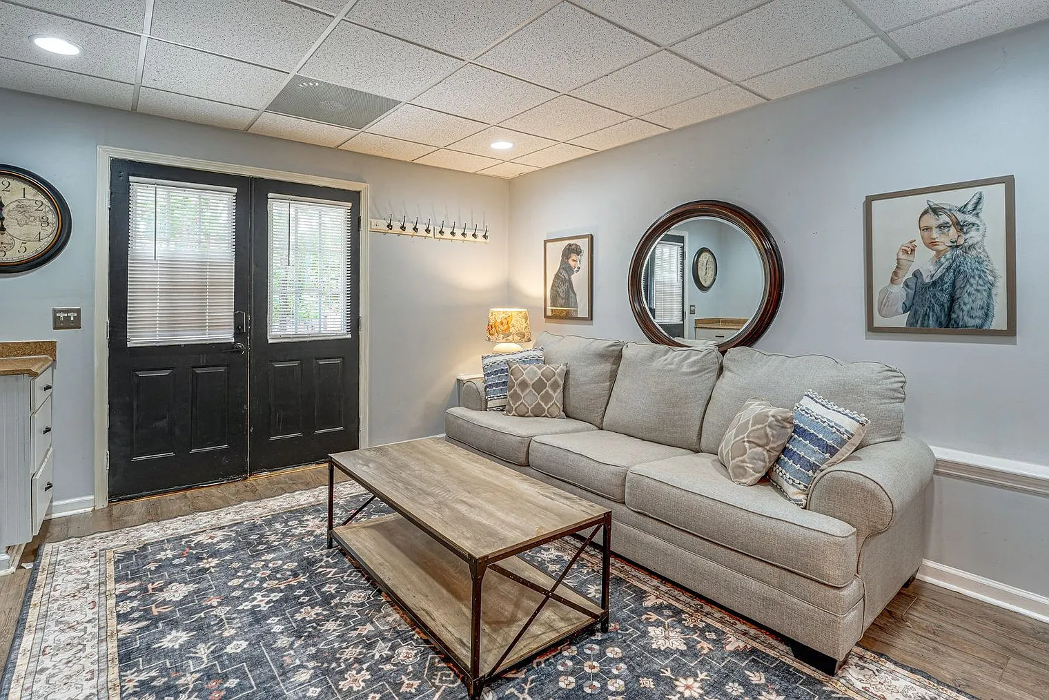 2 bed, 1.0 bath, 1797 sqft, $2,806 — Photo 3